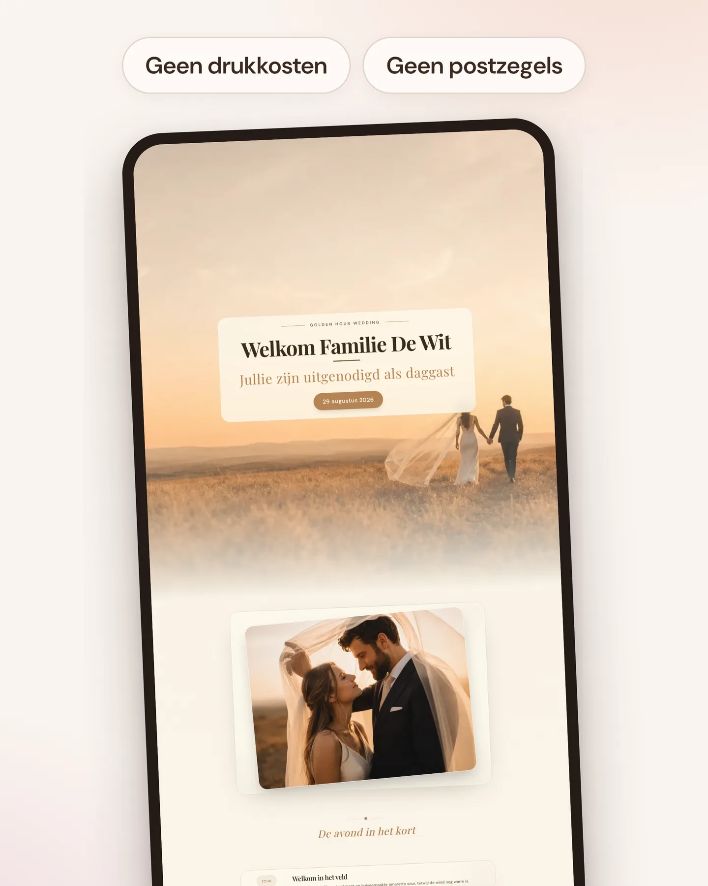 Een Lovitations-trouwwebsite geopend op een telefoon, met verhaal, programma en RSVP onder elkaar